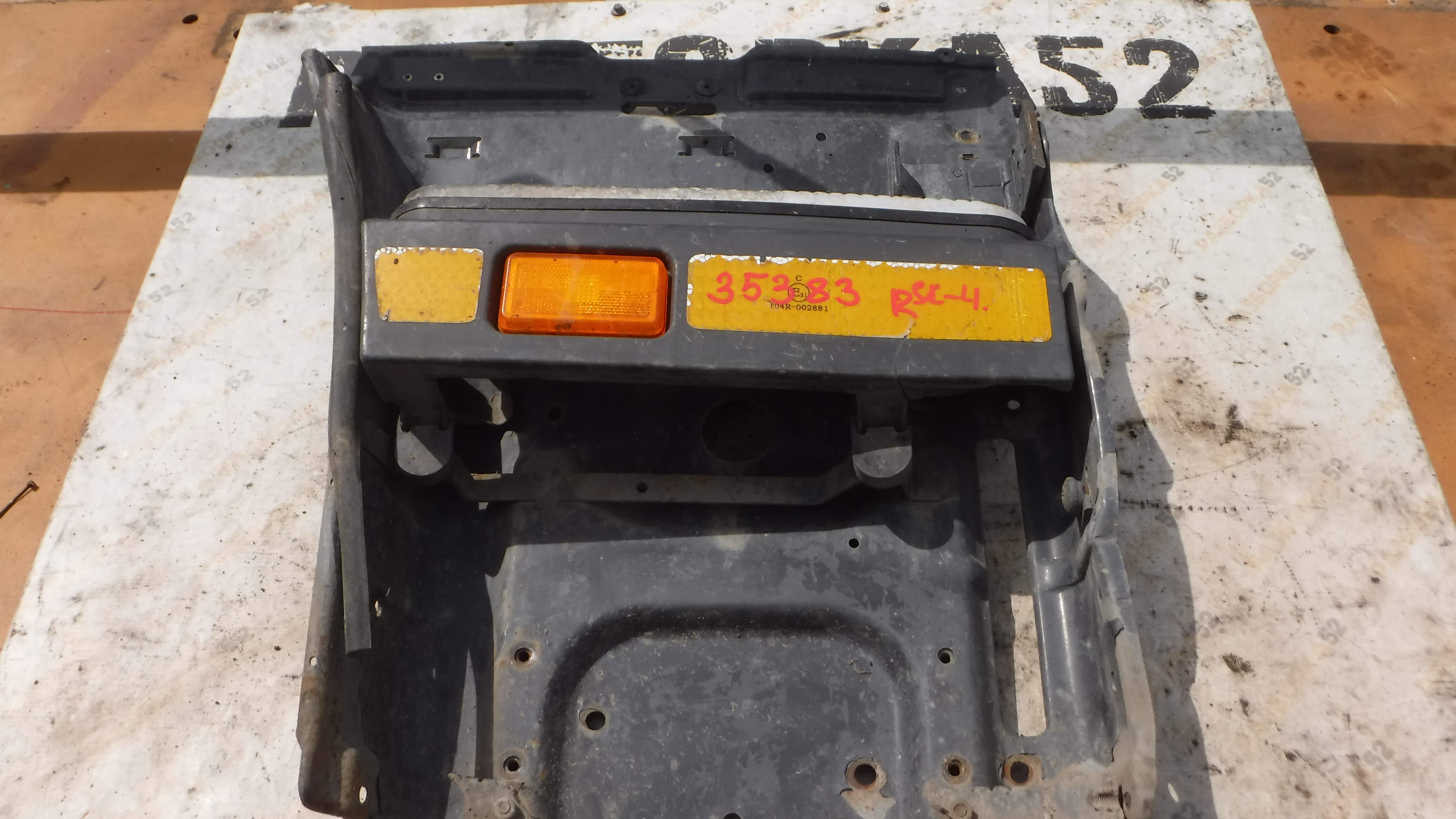 Корпус подножки правый Скания Scania R144 DSC-1415 1854228 1515192